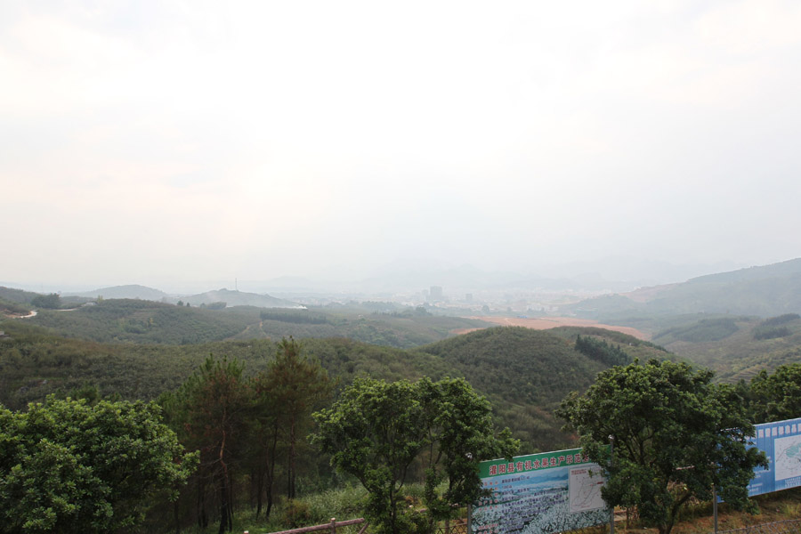 【網(wǎng)絡(luò)媒體走轉(zhuǎn)改】廣西灌陽縣:青山巍巍埋忠骨