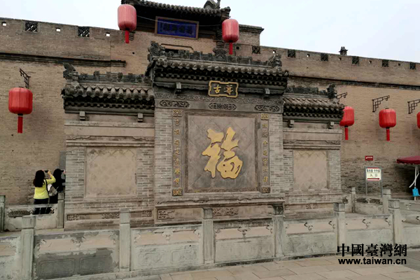 穿越百年夢(mèng)回喬家大院 網(wǎng)媒記者領(lǐng)略晉商風(fēng)采 穿越百年夢(mèng)回喬家大院 網(wǎng)媒記者領(lǐng)略晉商風(fēng)采