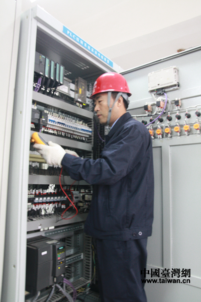 大國工匠篇|技術(shù)能手的勵志故事 鞍山訪勞模田印福 大國工匠篇|技術(shù)能手的勵志故事 鞍山訪勞模田印福