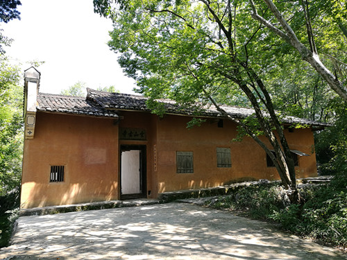 云石山中華蘇維埃共和國中央政府舊址側(cè)面照片