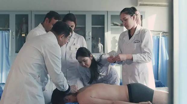 ��(x��)��ϯ�ͽo���l(w��i)�M���ġ����~�b�����l���@һ������׌���₃���_�۽���