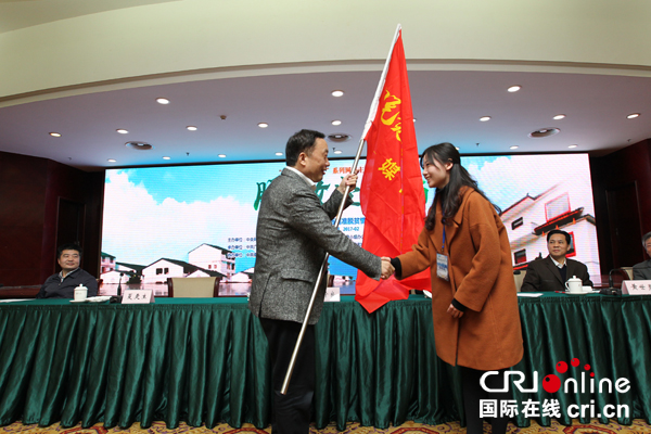 �DƬĬ�J(r��n)��(bi��o)�}