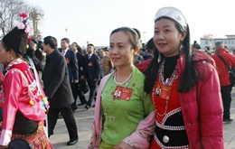 �M�D�����ˋDŮ��(ji��)�ɕ�Ů�����L(f��ng)��