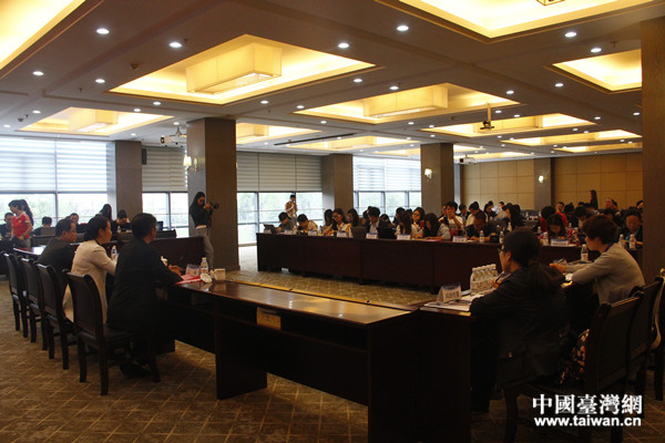 【砥礪奮進(jìn)的五年·聚焦大數(shù)據(jù)發(fā)展】“大數(shù)據(jù)發(fā)展看貴州”網(wǎng)絡(luò)主題宣傳活動(dòng)在貴陽(yáng)啟動(dòng) 【砥礪奮進(jìn)的五年·聚焦大數(shù)據(jù)發(fā)展】“大數(shù)據(jù)發(fā)展看貴州”網(wǎng)絡(luò)主題宣傳活動(dòng)在貴陽(yáng)啟動(dòng)