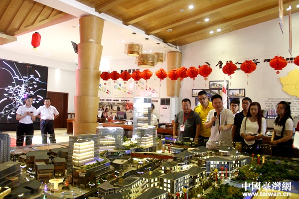 �Ƅ��K�^(q��)���d ����������ȫ��С�����Gɫ����֮·