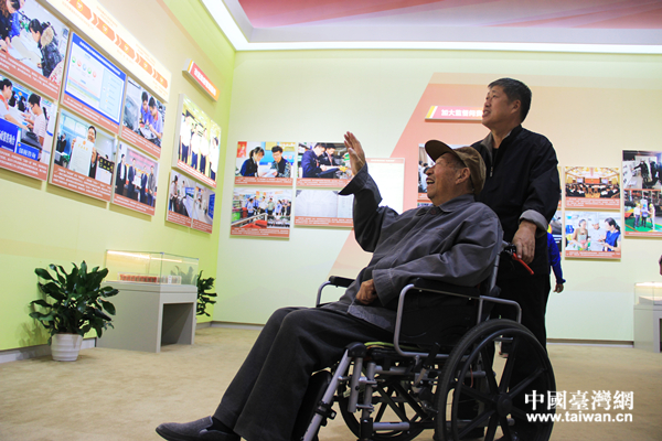 “砥礪奮進的五年”成就展:祖國發(fā)展讓百姓更有底氣 “砥礪奮進的五年”成就展:祖國發(fā)展讓百姓更有底氣