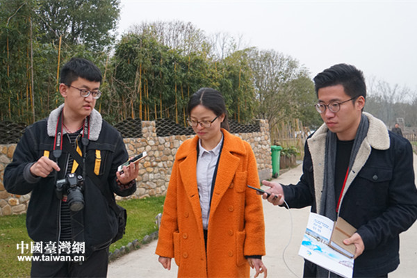 記者采訪六郎鎮(zhèn)鎮(zhèn)長毛月霞 記者采訪六郎鎮(zhèn)鎮(zhèn)長毛月霞