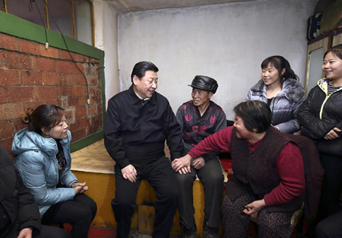 2014��1��26������(x��)��ƽ����ӛ���M(j��n)�֘I(y��)���y������ؔ�ң�ͬ�Ϲ�һ���˴�ϥՄ����(�DƬ��Դ�����A�W(w��ng))