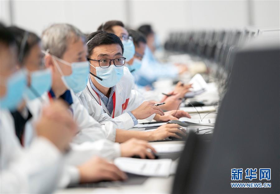 ���Ƽ�����4�����솖һ̖(h��o)��̽�y����������ՙC(j��)��(d��ng)