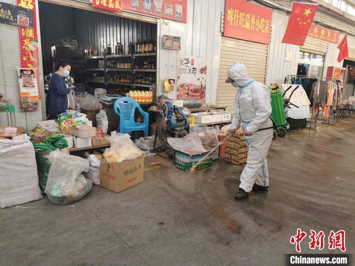 新疆喀什:疫情防控常態(tài)化居民生活有保障