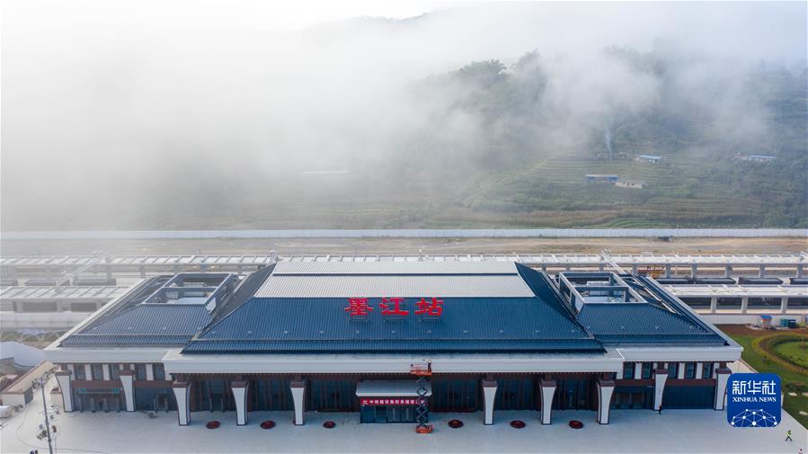 �����Aȫý�^�l���D�Ļ���(d��ng)����8��������(li��n)ͨ������ͨ������ͨ����ƪ�¡�����(x��)��ƽ��ϯ�ڵڶ���(li��n)�χ�(gu��)ȫ��ɳ��m(x��)��ͨ���(hu��)�_Ļʽ�ϵ���ּ�vԒ���x