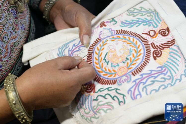 �F�����������z��ˇ�������wȺ����С��