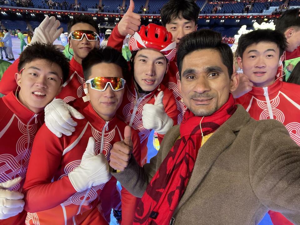 ���ӱ������W��(hu��)�_(k��i)Ļʽ�ݳ��İͻ�˹̹��W(xu��)�����҂���΢Ц��Ⱦȫ����_fororder_�DƬ3