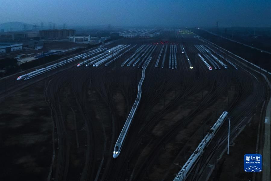 (������ƽ�r���Ї���ɫ������x˼��ָ���¡����r����������ƪ�¡�����ƽ����ӛ�P���¡��D�Ļ���)(3)���촺�L�š��������ط���(j��ng)���l(f��)չ����ِ�����^��