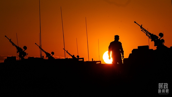 ��2017��7����ʿ���ڳ����е����b�ב�(zh��n)܇����cף�Ї�������܊��܊90�������պʹ�醱������Ĝ�(zh��n)�䡣�����_(t��i)���Vӛ����x�Ĕz��