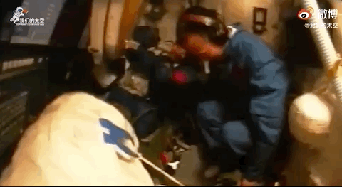 �¾���13��Ԓ�x��13λ���w��Ӣ�ۡ��͟o��(sh��)�����˵�ĬĬ��(ji��n)��