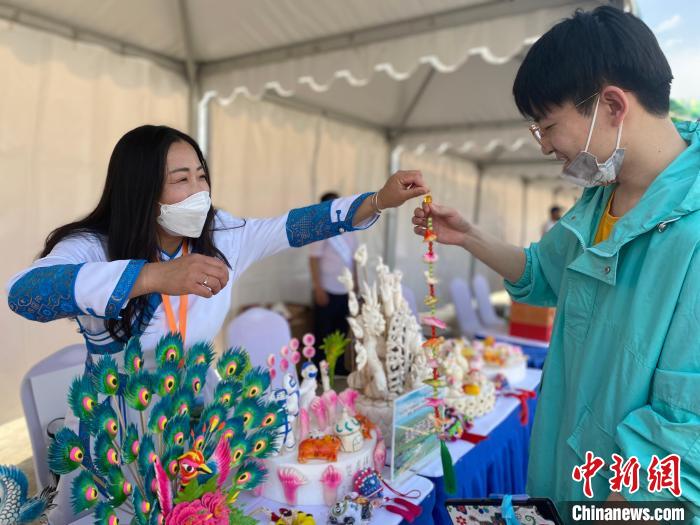 �D���R��÷���Լ���ĺ����ͽo���������| �z