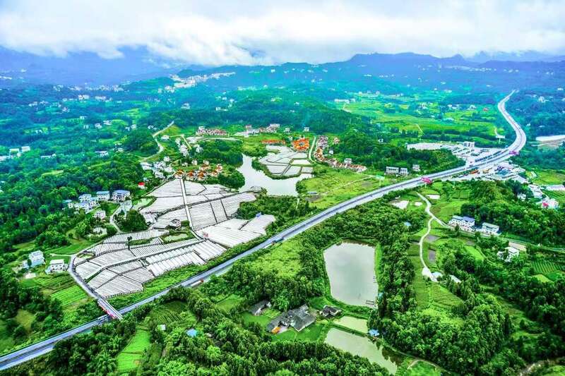 走進(jìn)老區(qū)看新貌丨追尋紅色足跡 感受巴蜀時(shí)代新貌