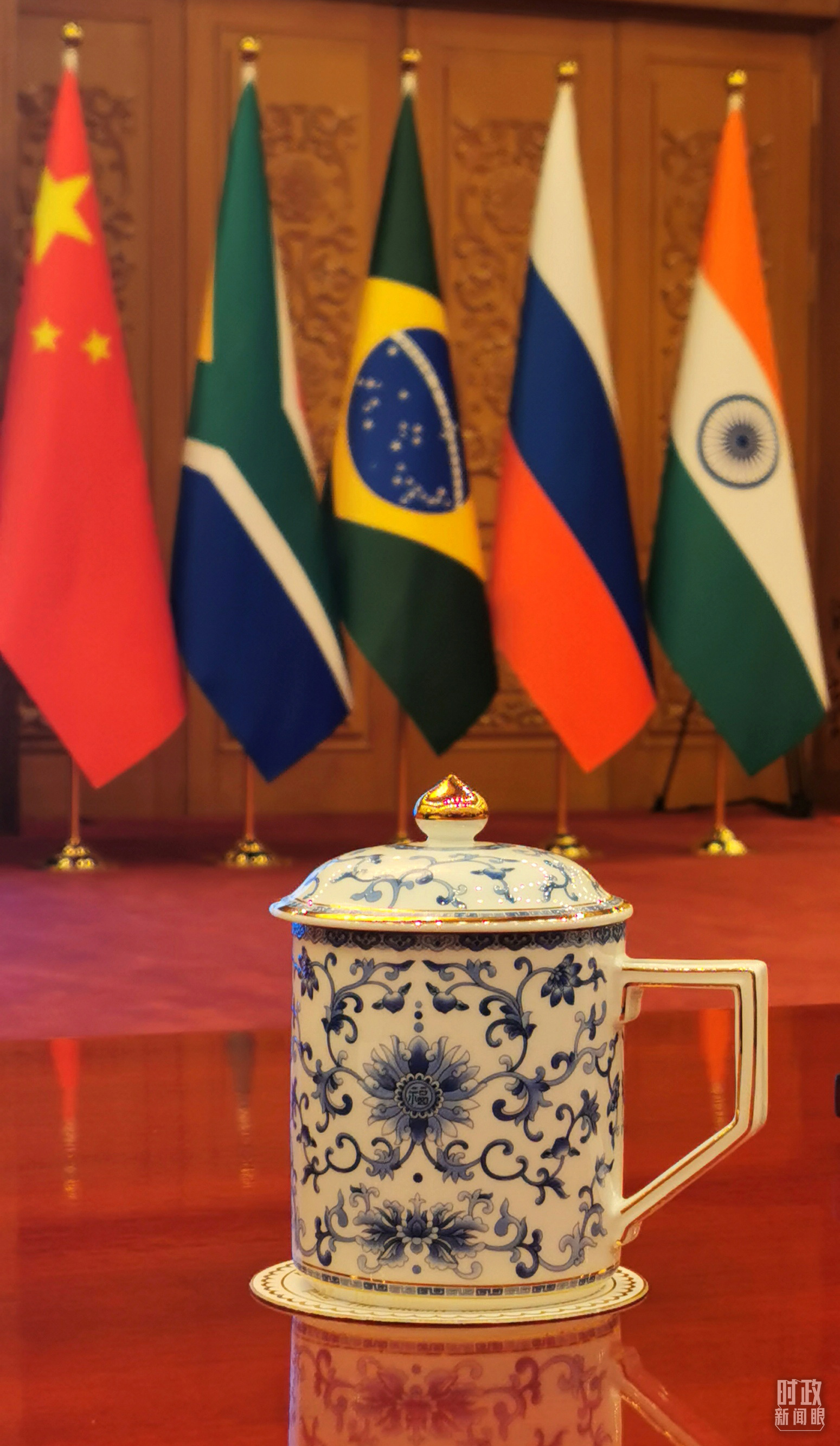 �r(sh��)������ح�ڽ�u��(hu��)��F(xi��n)������(x��)��ƽ��(qi��ng)�{(di��o)�@�����������P(gu��n)��Ҫ