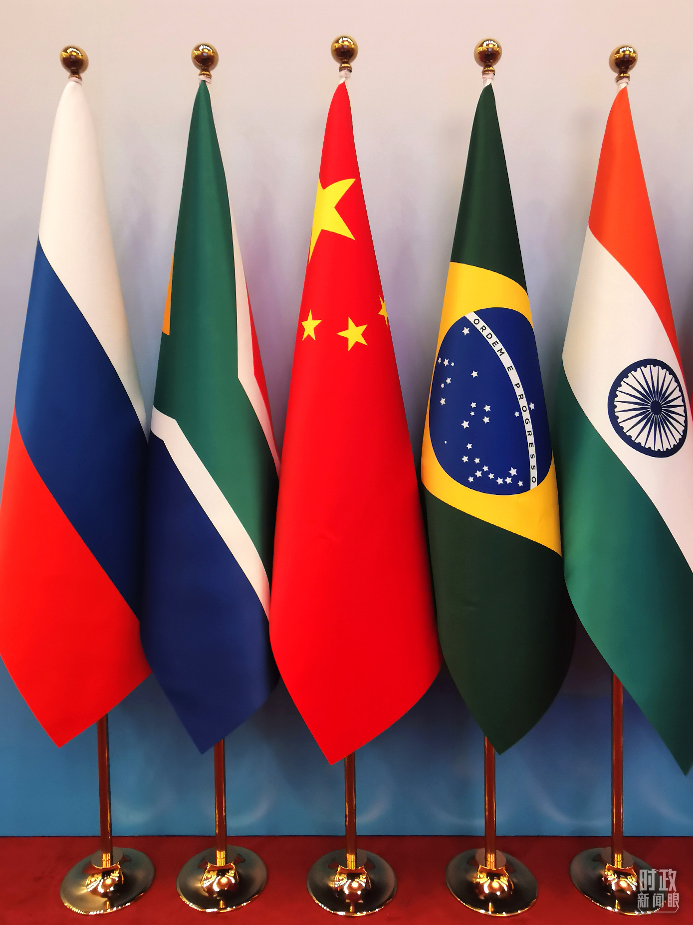 �r(sh��)������ح�ڽ�u��(hu��)��F(xi��n)������(x��)��ƽ��(qi��ng)�{(di��o)�@�����������P(gu��n)��Ҫ