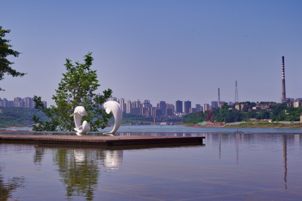 【發(fā)現(xiàn)最美 你評(píng)我論】重慶:“兩江四岸”治理升級(jí) 消落帶變身“網(wǎng)紅打卡地”