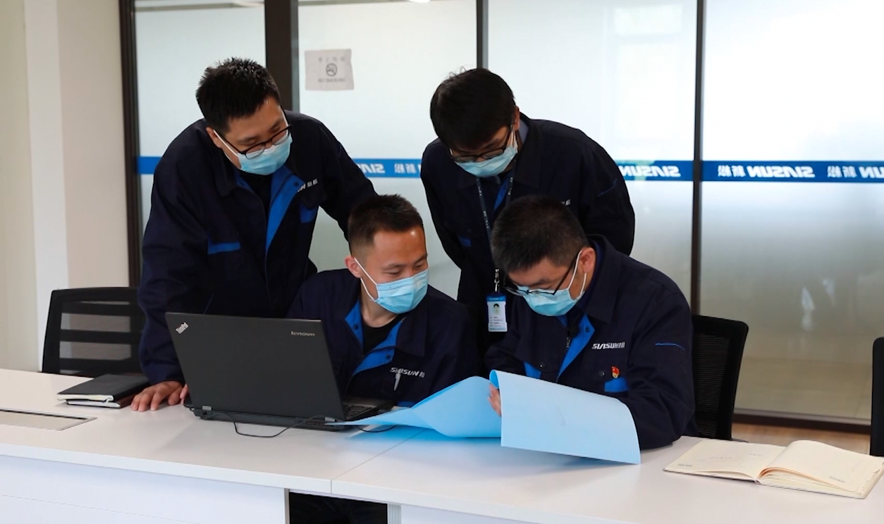 �r(sh��)��΢�o(j��)�حʮ�ꡪ�������P(gu��n)��ՁՁ���� ��(x��)��ƽ��ϵ�Ƽ���(chu��ng)��