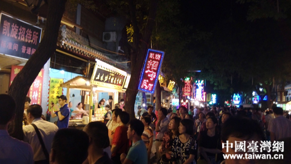 西安回民街:比臺(tái)北士林更熱鬧的夜市 西安回民街:比臺(tái)北士林更熱鬧的夜市