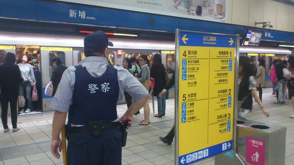 �±��о����ÿ�Մ�(d��ng)�T���^(gu��)700�˴����Ͼ����S�o(h��)ݠ�^(q��)���\(y��n)վ��ȫ