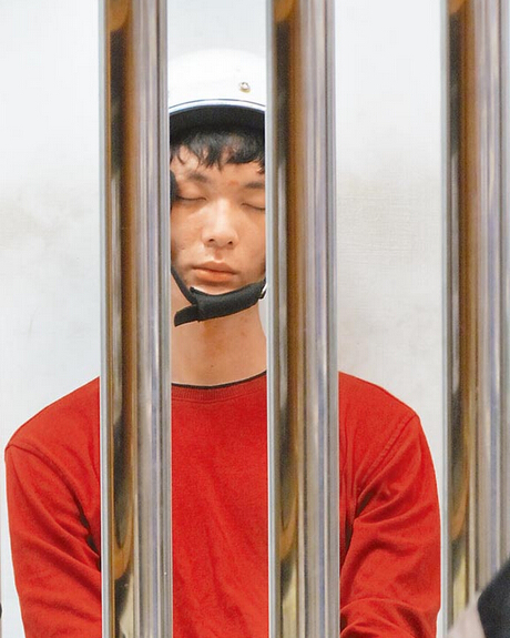 鄭捷在臺北捷運隨機殺人落網(wǎng)后神情一直恍惚 鄭捷在臺北捷運隨機殺人落網(wǎng)后神情一直恍惚