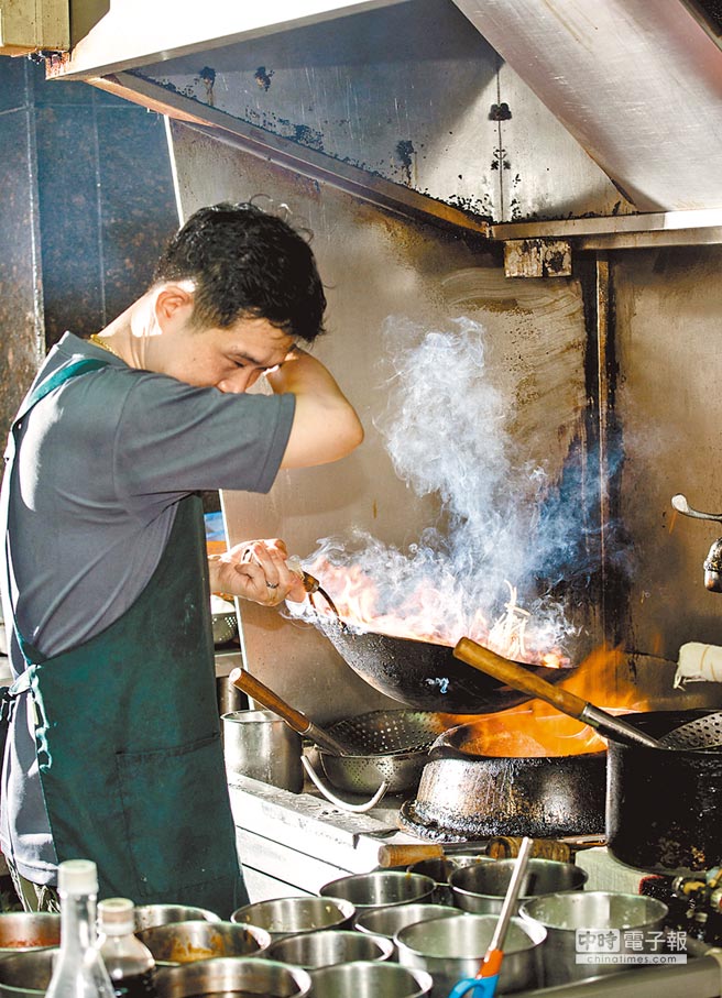 臺(tái)灣認(rèn)定廚師患肺腺癌屬于職業(yè)病 臺(tái)灣認(rèn)定廚師患肺腺癌屬于職業(yè)病