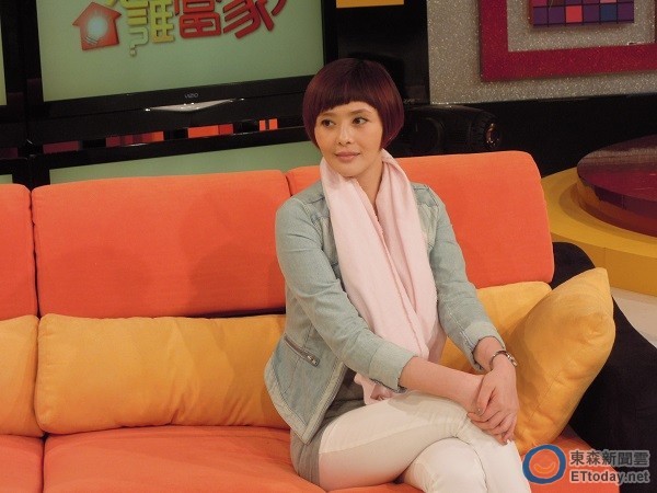 蕭淑慎宣傳新歌 自爆精神分裂測出550種人格(圖) 蕭淑慎宣傳新歌 自爆精神分裂測出550種人格(圖)