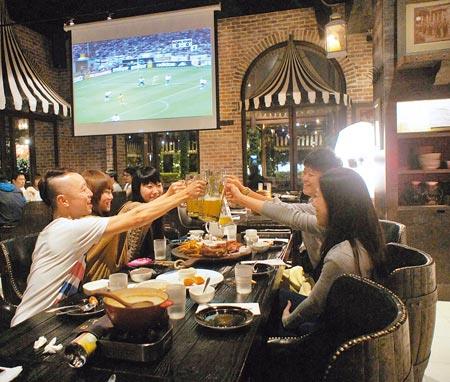 �н�498�f(w��n)�����о��ҕ��ҕ����δ��(l��i)���o(w��)������16��(qi��ng)ِ�µ��D(zhu��n)����