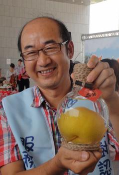 胡志強將會張志軍欲以"瓶中梨"當(dāng)伴手禮 推銷農(nóng)產(chǎn)品 胡志強將會張志軍欲以"瓶中梨"當(dāng)伴手禮 推銷農(nóng)產(chǎn)品