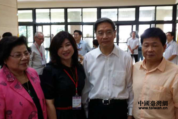 組圖:張志軍探訪臺(tái)中霧峰林家 有其后人親切交談 組圖:張志軍探訪臺(tái)中霧峰林家 有其后人親切交談