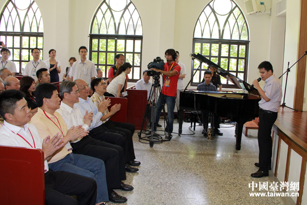 �r�����ɰ��P(gu��n)ϵ����־܊�c��־��һͬ�^��ä�_���л���äУ�Wͯ��������