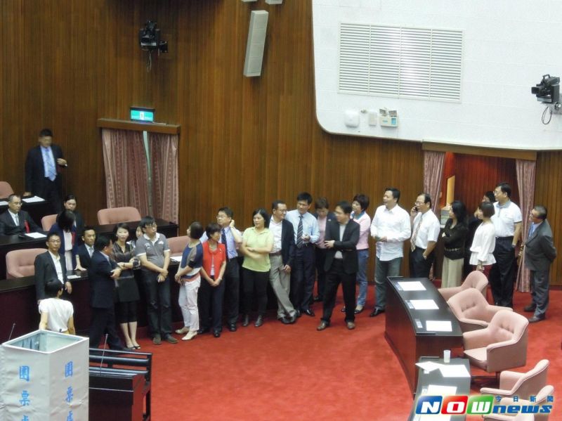 �_��������Ժ������̎�����O(ji��n)��ԺԺ�L����Ժ�L��ͬ���(qu��n)ͶƱ�����G�I����ί�������IƱ̎�����g(sh��)�Ա���ͶƱ�M��