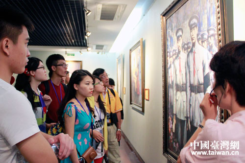 兩岸青年學(xué)生在粵參訪革命故址 兩岸青年學(xué)生在粵參訪革命故址