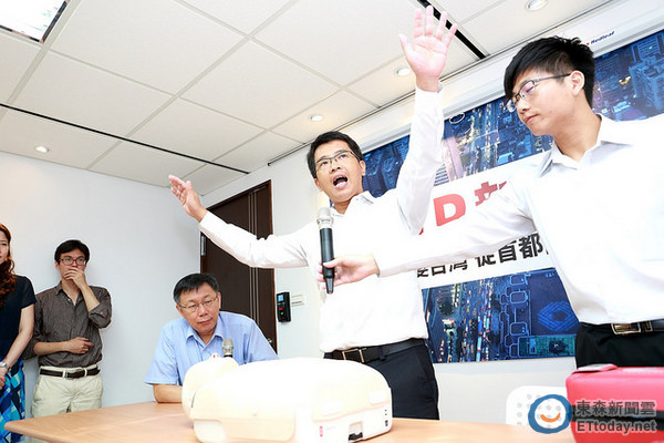 �������Ƴ����������������O(sh��)�Ԅ�(d��ng)�w��늓���AED