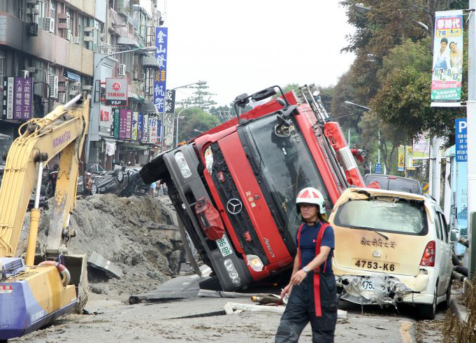 �����аl(f��)���v���(l��i)���ⱬ���P��·���(y��n)�����l�R·ը��