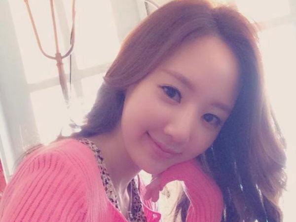 ���|(zh��)��ŮElise Ch���300�fԪ�����۾Ȟ�