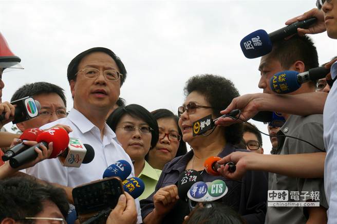 高雄氣爆打亂藍(lán)綠選舉節(jié)奏 綠擬將過錯(cuò)導(dǎo)向臺(tái)當(dāng)局 高雄氣爆打亂藍(lán)綠選舉節(jié)奏 綠擬將過錯(cuò)導(dǎo)向臺(tái)當(dāng)局