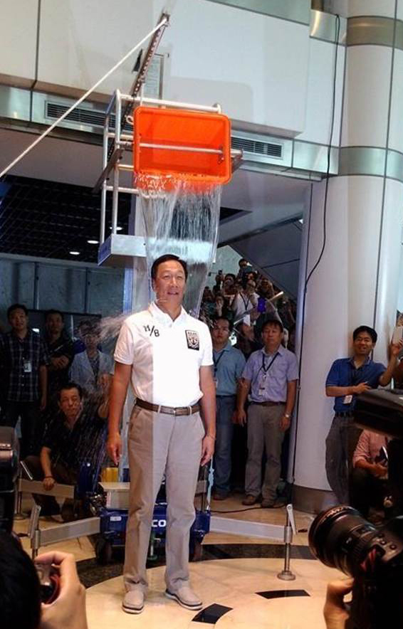 �����F(tu��n)�(du��)����һ�����ϵĕr�g���M�b��һֻ�C(j��)е�ֱ��������������ˮ��