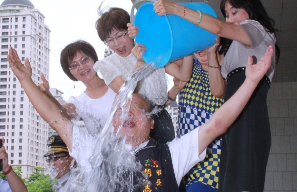 ��־��(qi��ng)��ɱ�Ͱ����(zh��n)���c(di��n)�����˘����������档���_(t��i)ý�D��