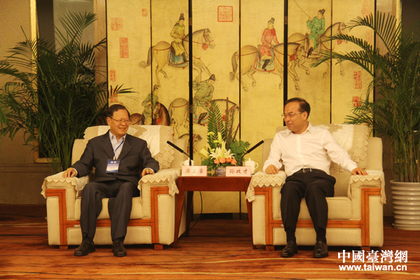 �й��������ξ�ί�T���ؑc��ί��ӛ�O���ŕ�Ҋ��ϯՓ�����_�����W�編�ɽ���ʿ��