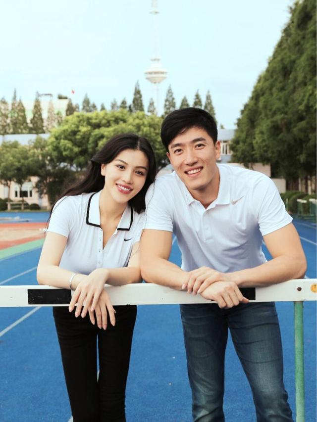 劉翔與女演員葛天領(lǐng)證結(jié)婚 微博公布妻子照片 劉翔與女演員葛天領(lǐng)證結(jié)婚 微博公布妻子照片