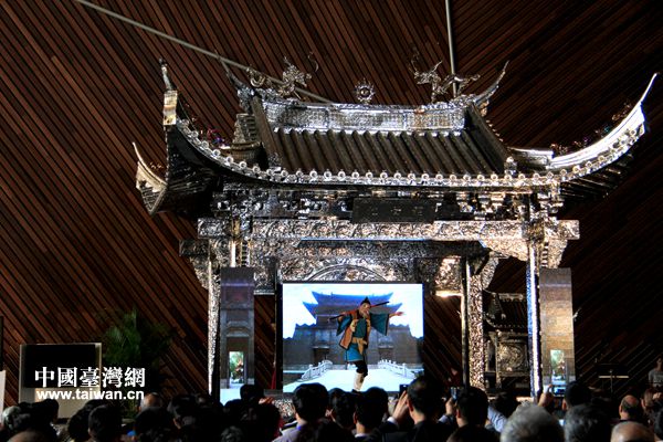 圖為泉州高甲戲《送水飯》 圖為泉州高甲戲《送水飯》