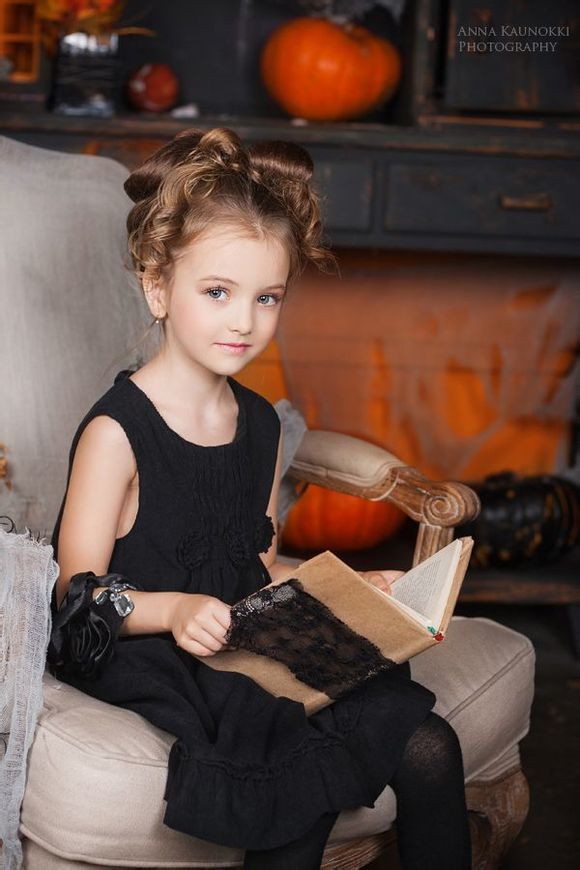 �������ˊʘ�Ӎ ���_˹�}��ͯģ��������(Angelina Kurkina)�l(f��)��һ�M����,��Ƭ��С�������Ͱ�׃,�·��`�䷲�g��