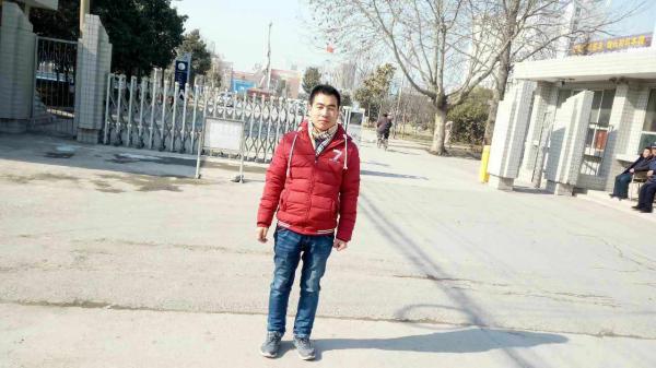 վ�ں���Ů�ӱO(ji��n)�z���T(m��n)ǰ���Π�(zh��ng)����