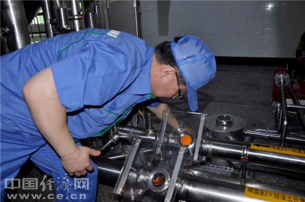 大國工匠李新海:百年青島啤酒的“創(chuàng)新王” 大國工匠李新海:百年青島啤酒的“創(chuàng)新王”