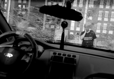 女子用鐮刀砍傷親生女兒 疑因丈夫出軌仇視家庭 女子用鐮刀砍傷親生女兒 疑因丈夫出軌仇視家庭